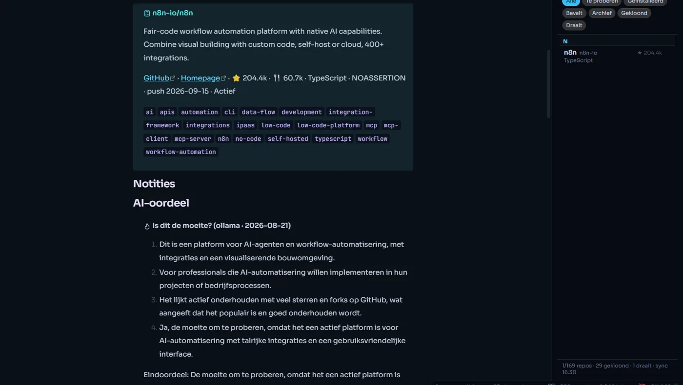 Elke repo wordt een notitie: samenvatting met sterren, taal en status, je eigen Notities en het AI-oordeel. Rechts het zijpaneel van de plugin